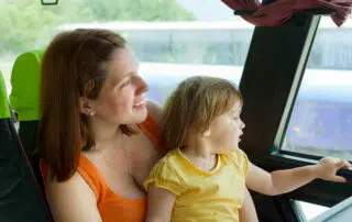 Как путешествовать с ребенком на автобусе